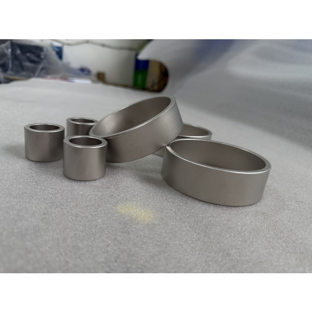 鐵鈷鎳合金磁性結構加工後之邊緣與細節展示