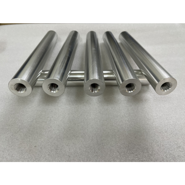 鋁棒鍍錫成品 — 表面亮度均一、鍍層平滑無粗糙