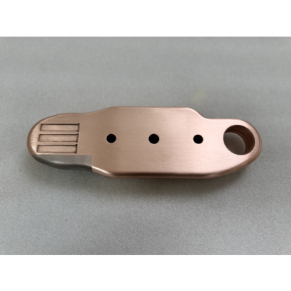 銅導體鍍銀層光澤與厚度均勻性特寫 銅導體鍍銀層光澤與厚度均勻性特寫